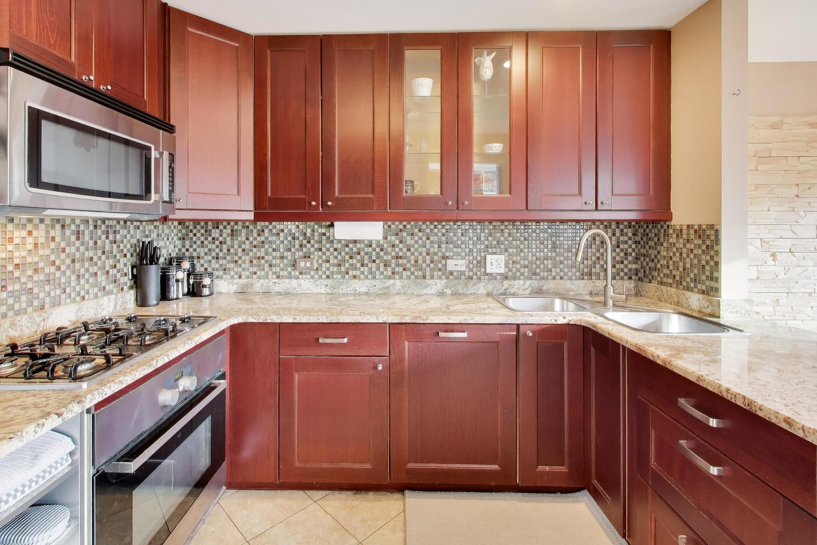 1422 Welland Court #1422, Roselle, IL 60172