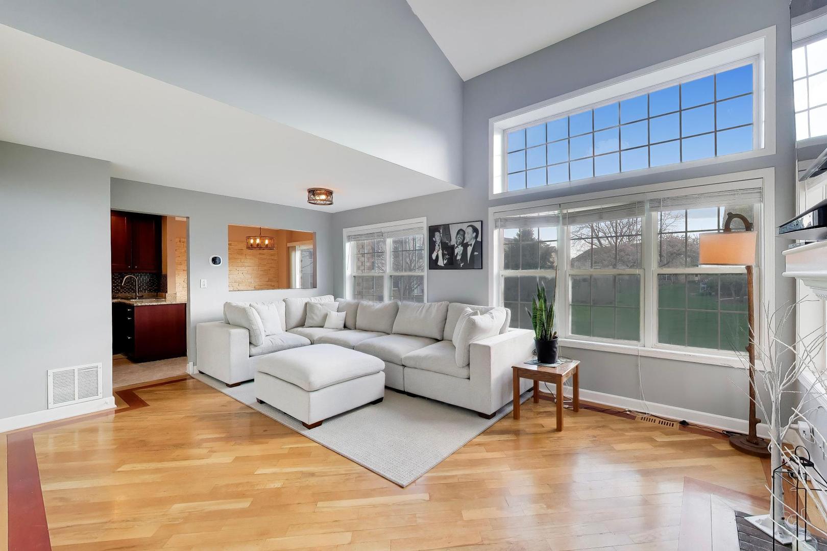 1422 Welland Court #1422, Roselle, IL 60172