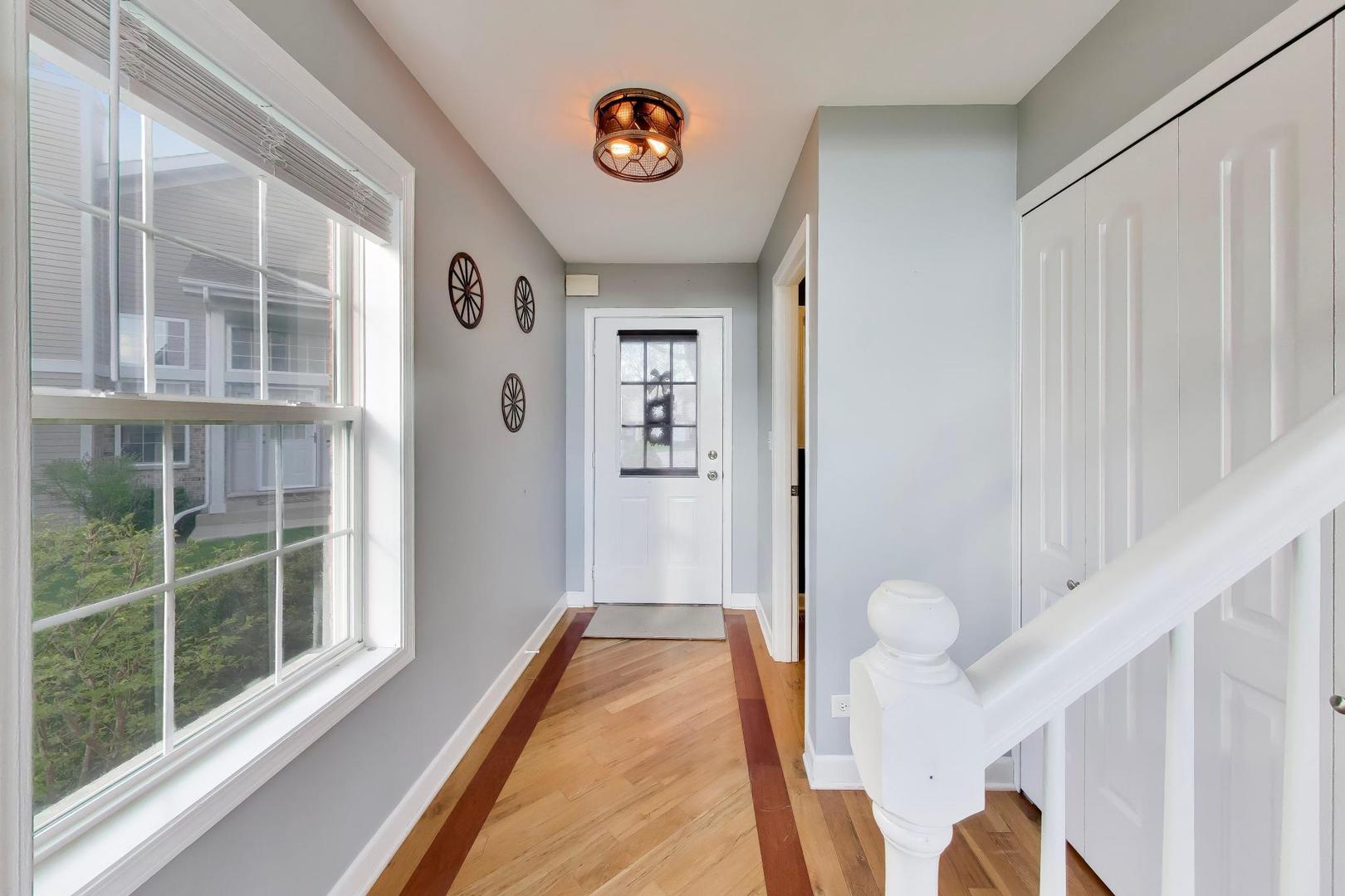 1422 Welland Court #1422, Roselle, IL 60172