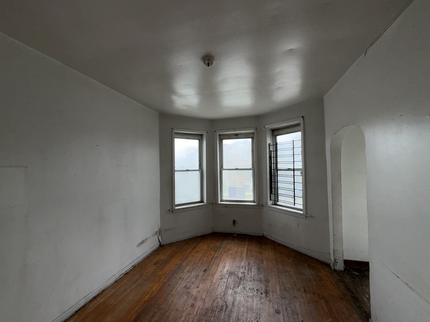 4043 W 5th Avenue, Chicago, IL 60624