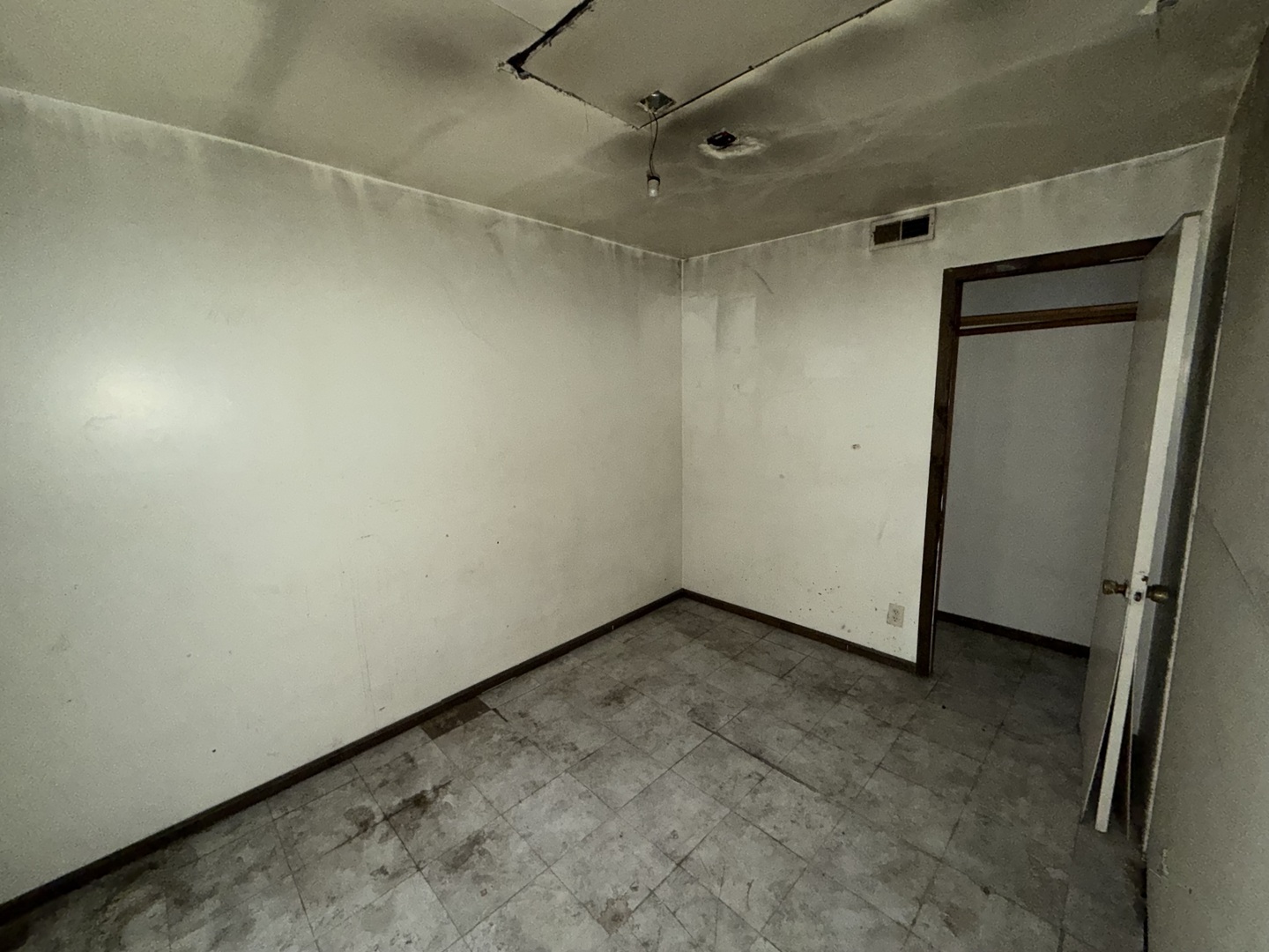 4043 W 5th Avenue, Chicago, IL 60624