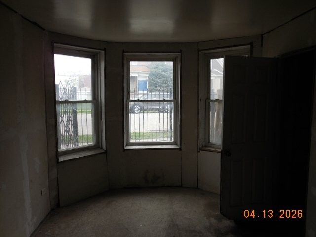 4043 W 5th Avenue, Chicago, IL 60624