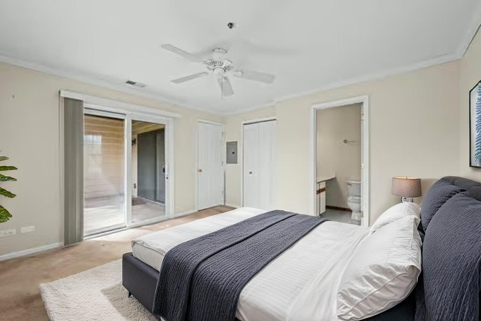 611 Hapsfield Lane #100, Buffalo Grove, IL 60089