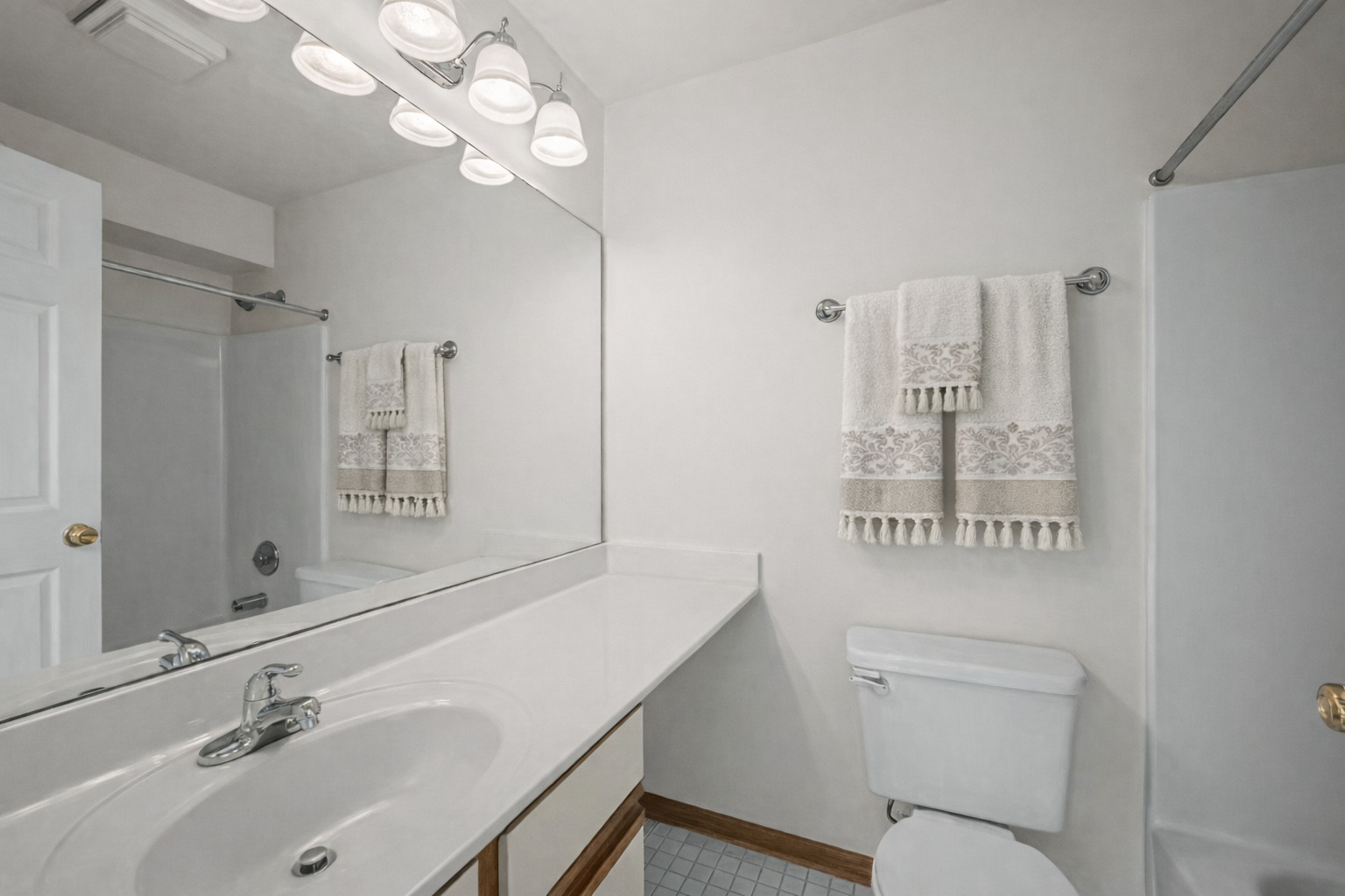 611 Hapsfield Lane #100, Buffalo Grove, IL 60089