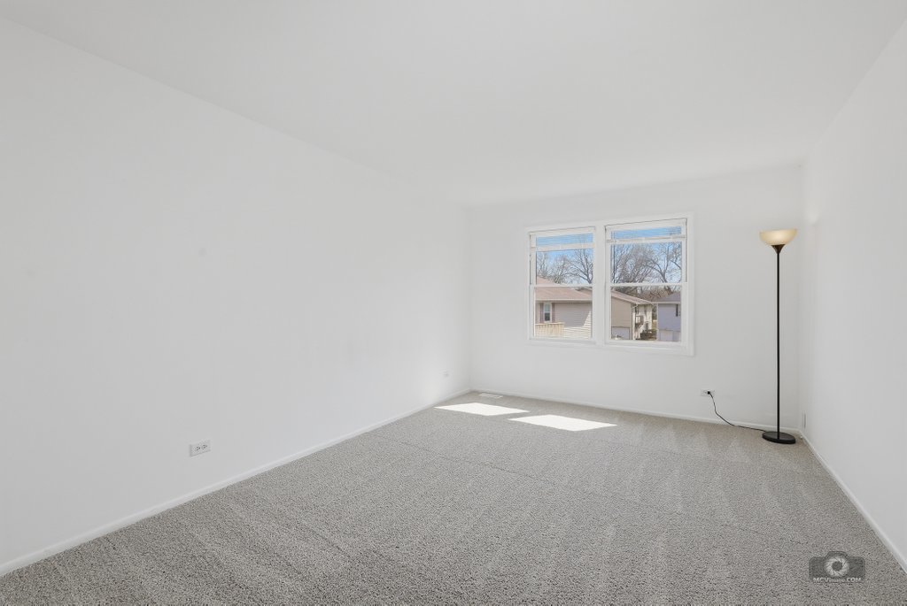 226 Elkhorn Court #B, Bolingbrook, IL 60440