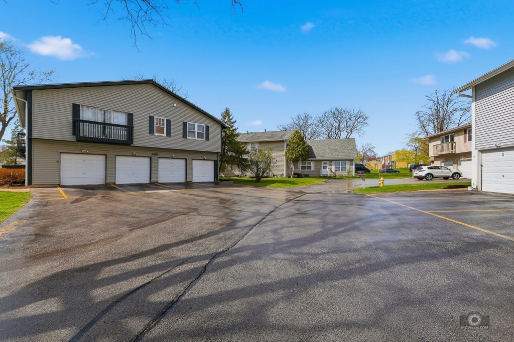 226 Elkhorn Court #B, Bolingbrook, IL 60440