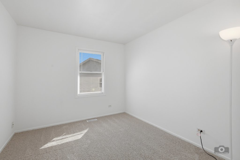 226 Elkhorn Court #B, Bolingbrook, IL 60440