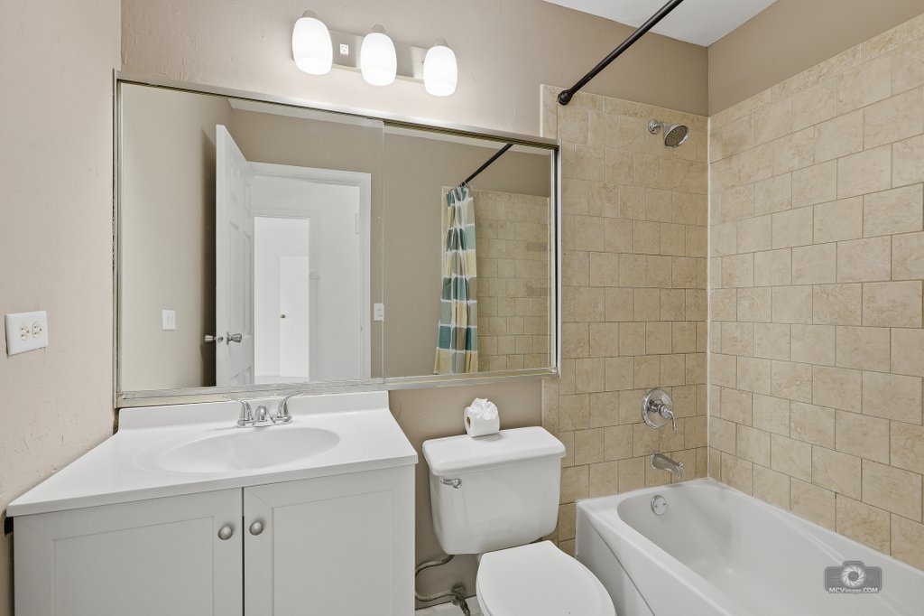 226 Elkhorn Court #B, Bolingbrook, IL 60440