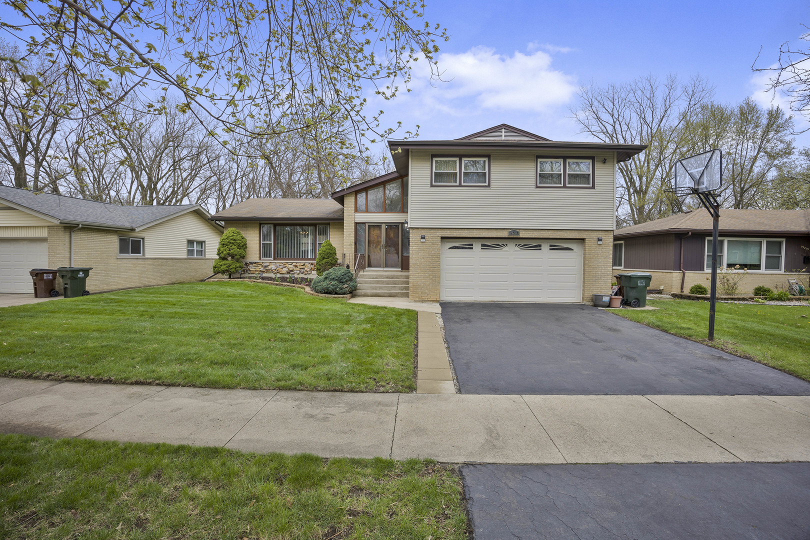 19213 Center Avenue, Homewood, IL 60430