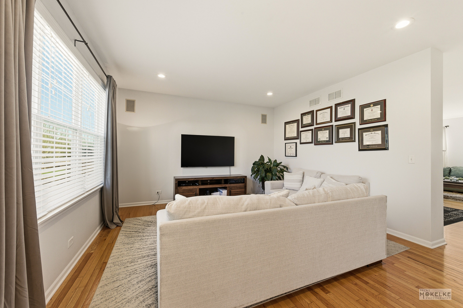 4355 Schofield Drive, Oswego, IL 60543