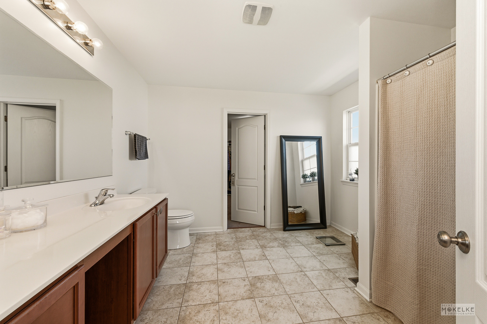 4355 Schofield Drive, Oswego, IL 60543