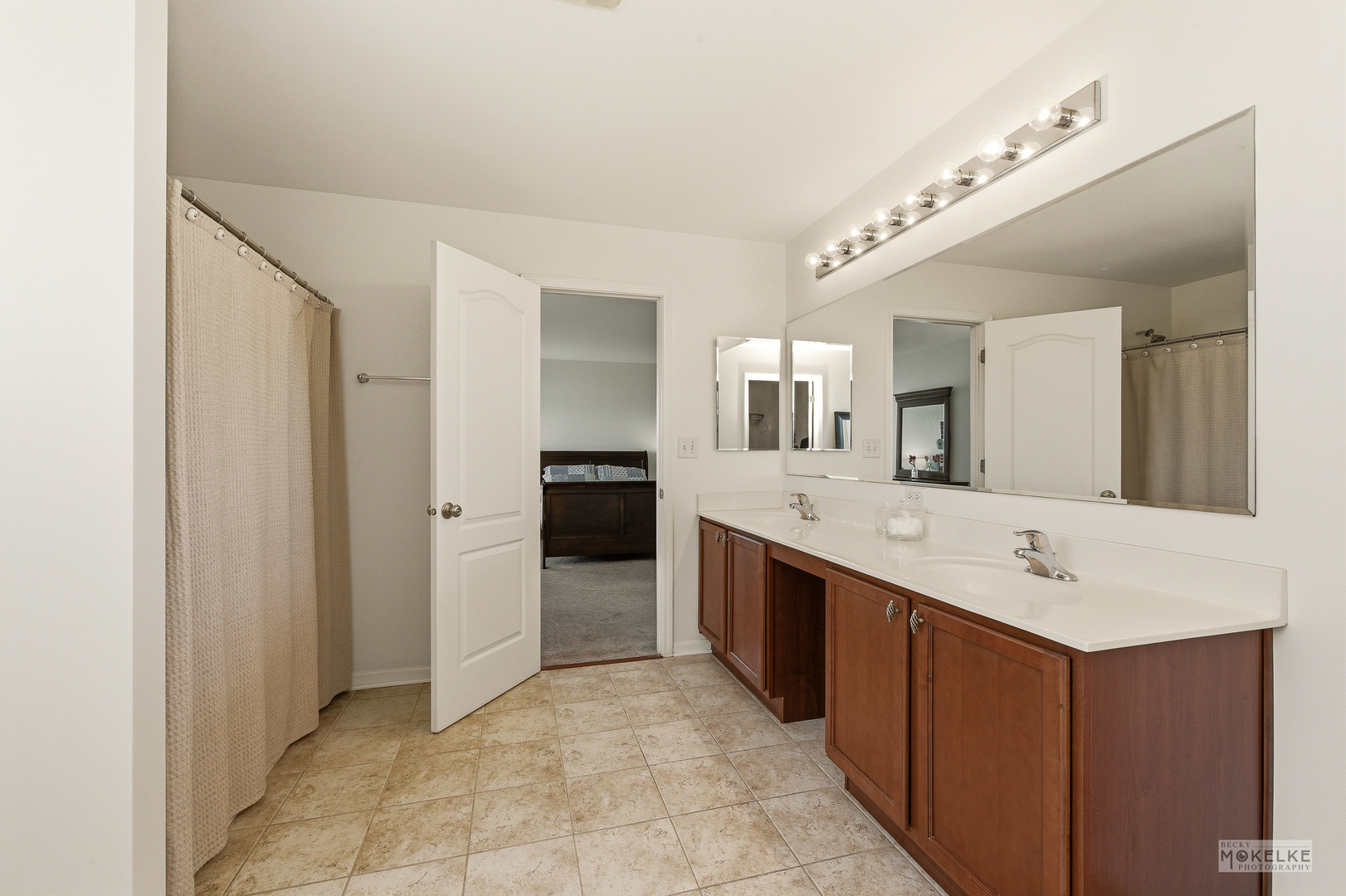 4355 Schofield Drive, Oswego, IL 60543