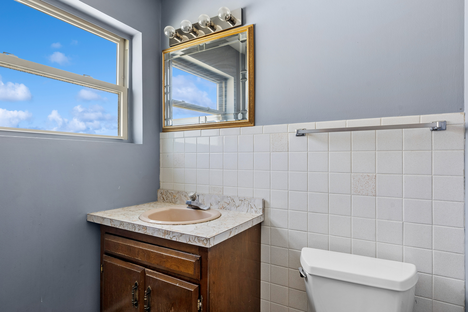 2746 N 75th Court, Elmwood Park, IL 60707