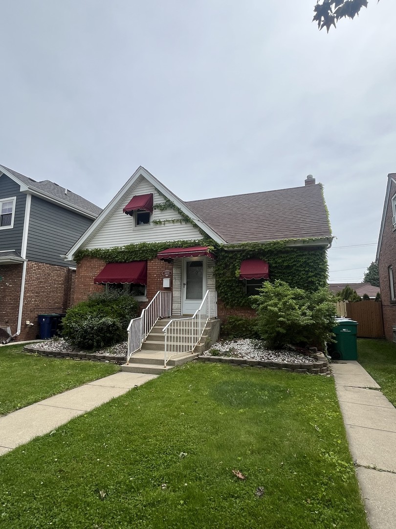 10029 S Trumbull Avenue, Evergreen Park, IL 60805