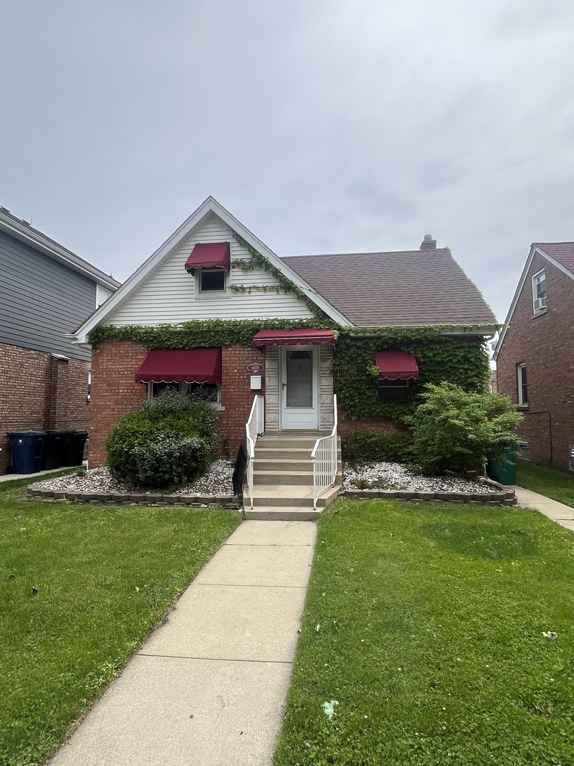 10029 S Trumbull Avenue, Evergreen Park, IL 60805