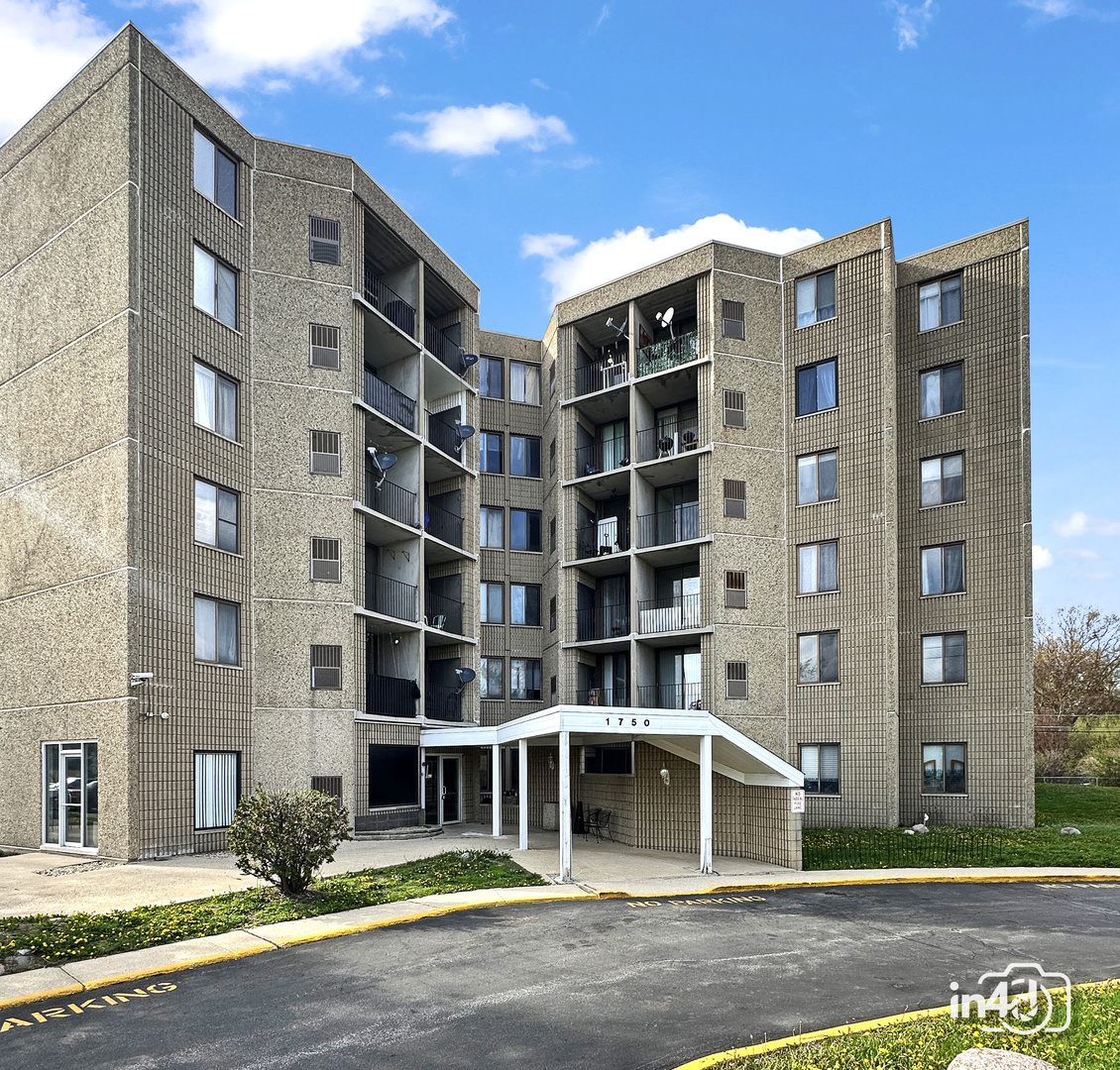 1750 N Marywood Avenue #207, Aurora, IL 60505
