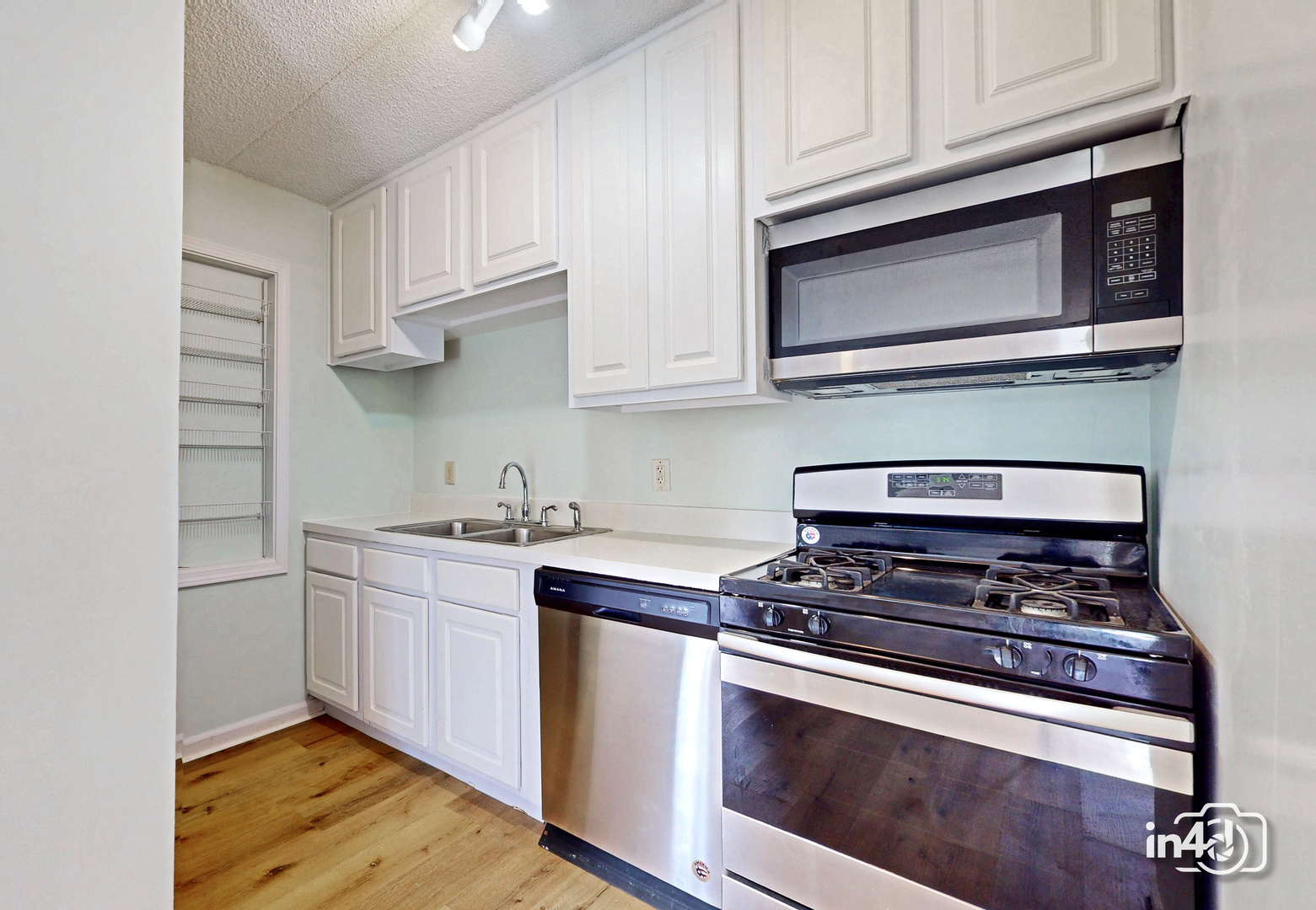 1750 N Marywood Avenue #207, Aurora, IL 60505