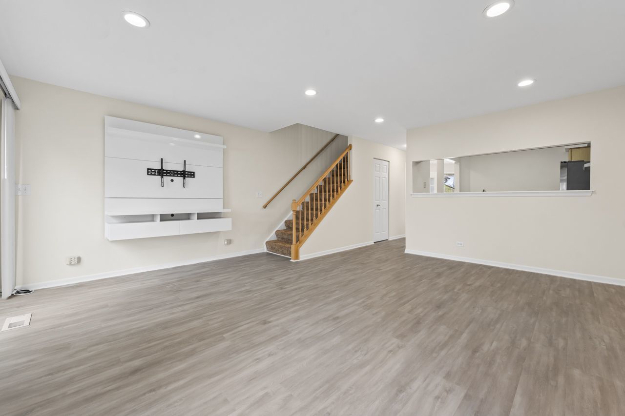 24 Millers Lane, Mount Prospect, IL 60056