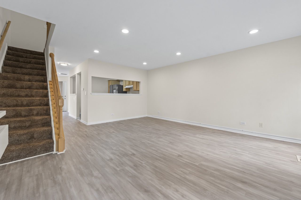 24 Millers Lane, Mount Prospect, IL 60056