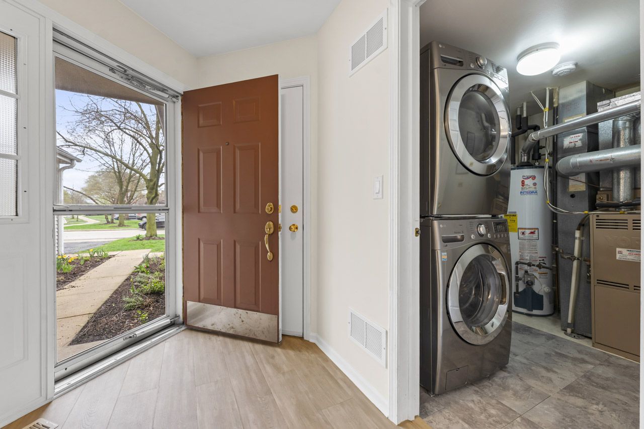 24 Millers Lane, Mount Prospect, IL 60056