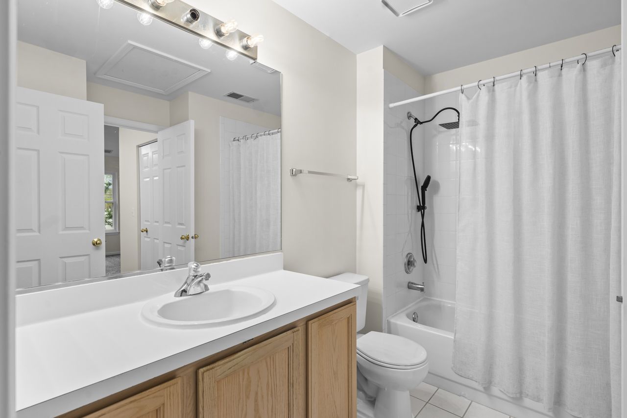 24 Millers Lane, Mount Prospect, IL 60056