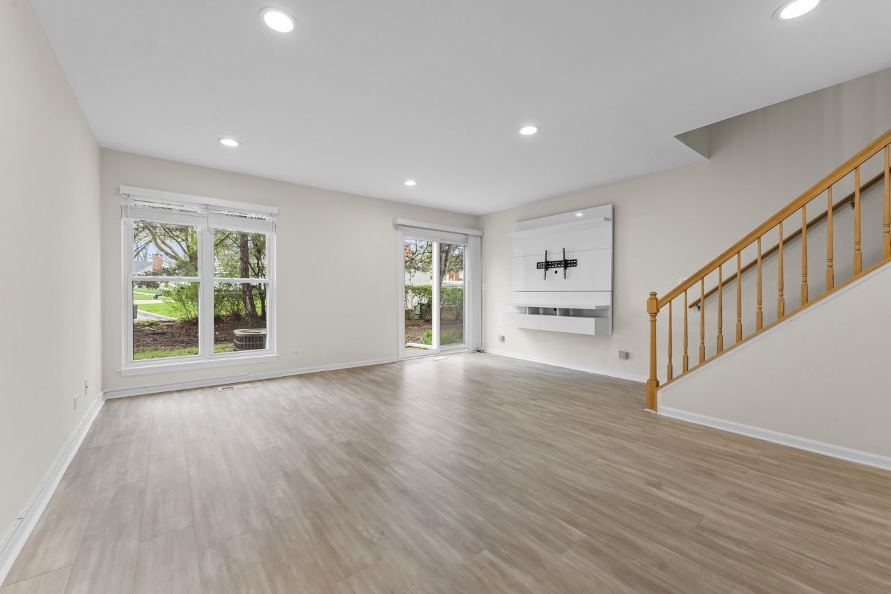 24 Millers Lane, Mount Prospect, IL 60056