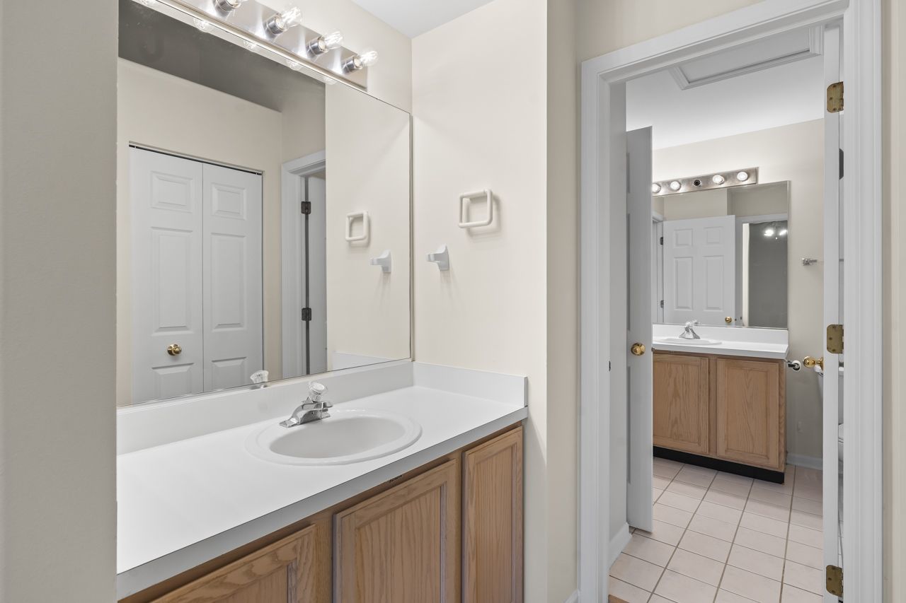 24 Millers Lane, Mount Prospect, IL 60056