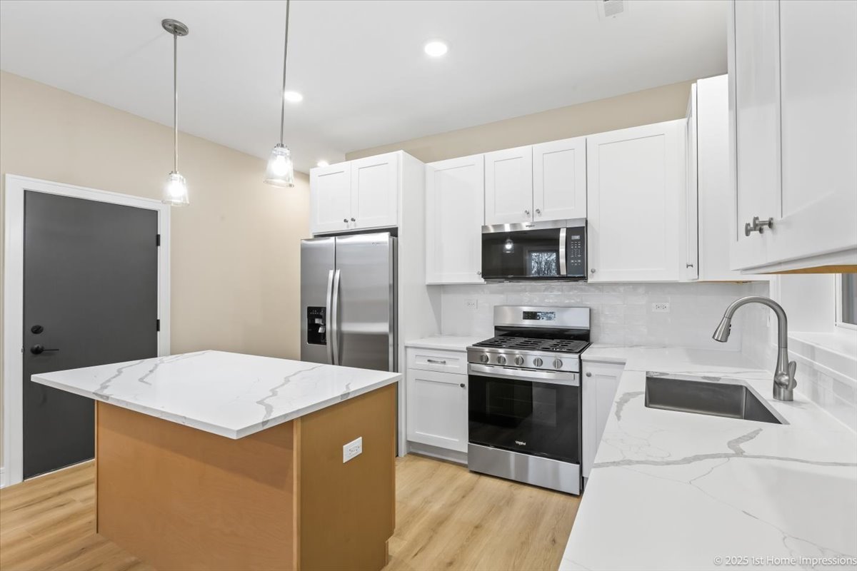 4934 S Champlain Avenue, Chicago, IL 60615