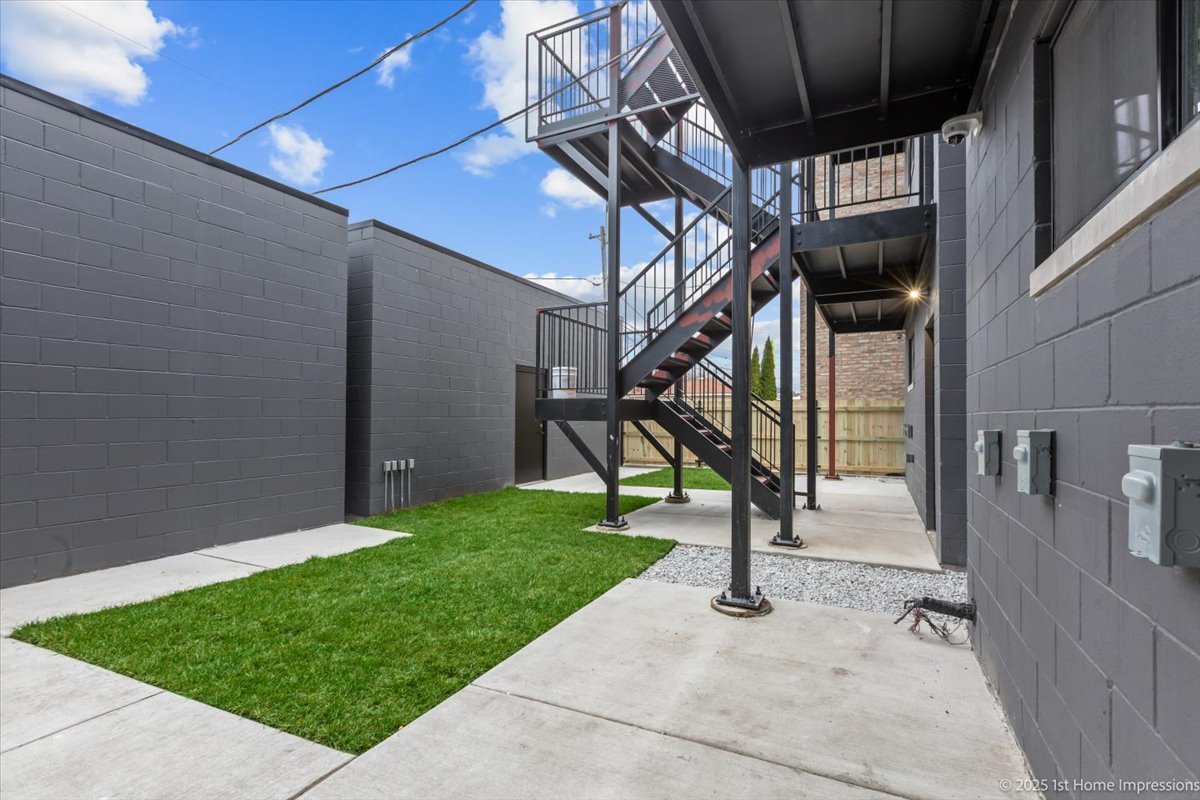 4934 S Champlain Avenue, Chicago, IL 60615