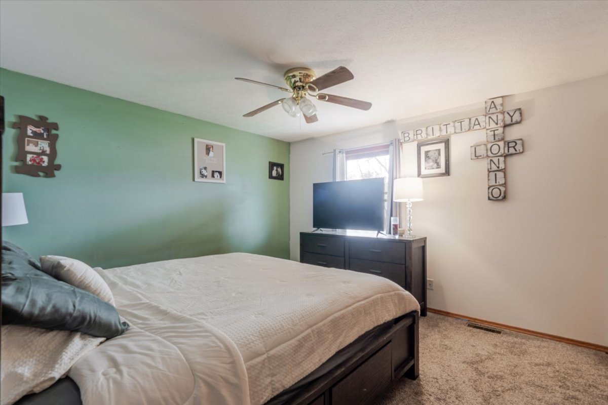 12 Spiria Court, Bloomington, IL 61701