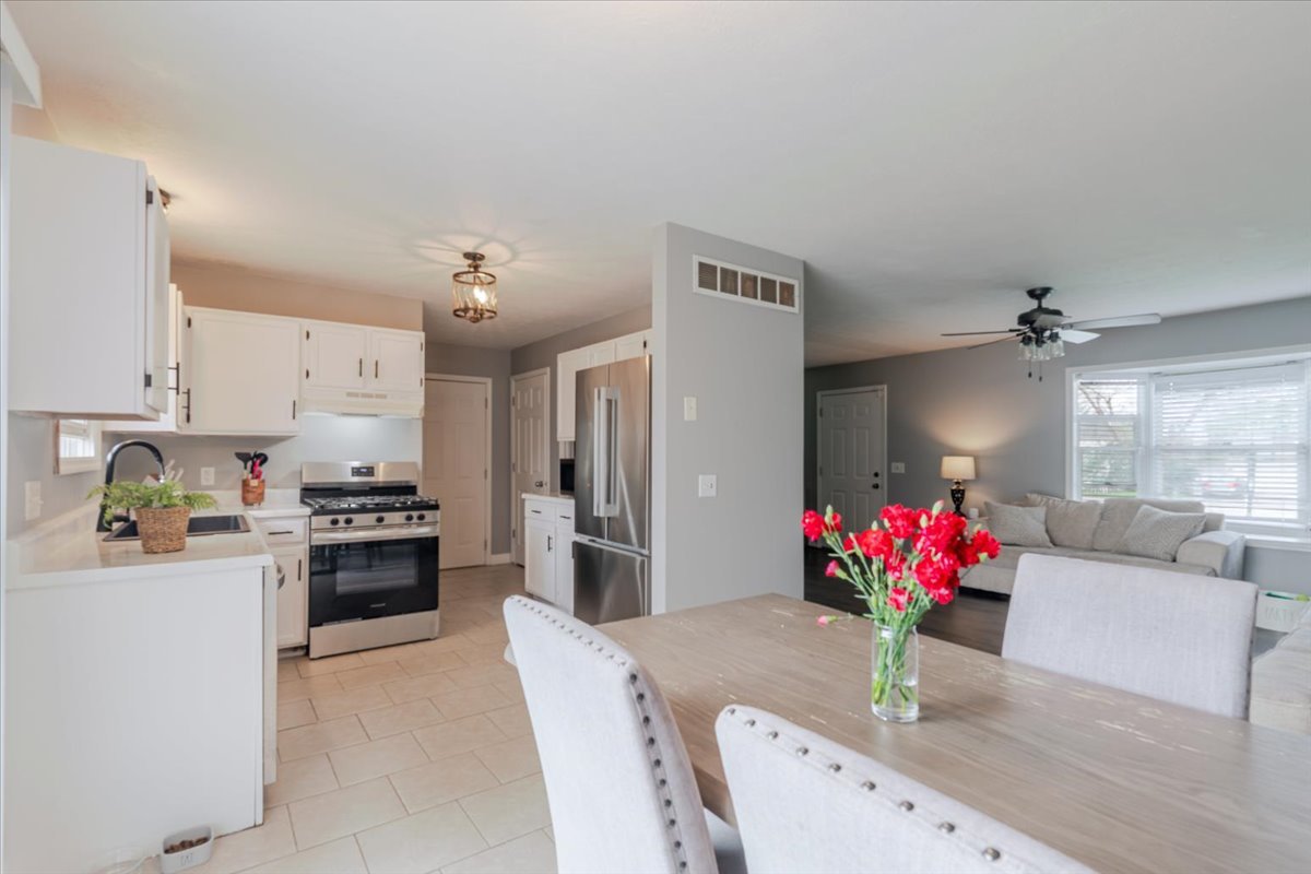 12 Spiria Court, Bloomington, IL 61701