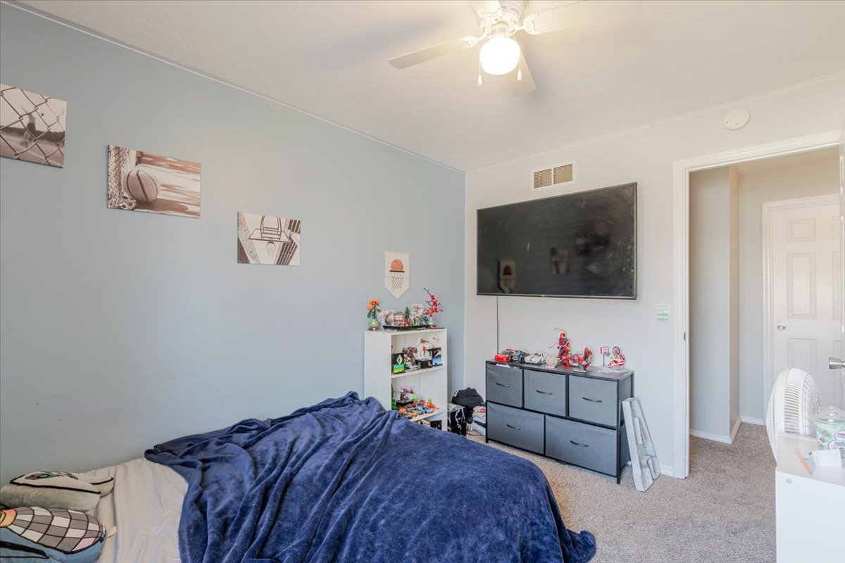 12 Spiria Court, Bloomington, IL 61701