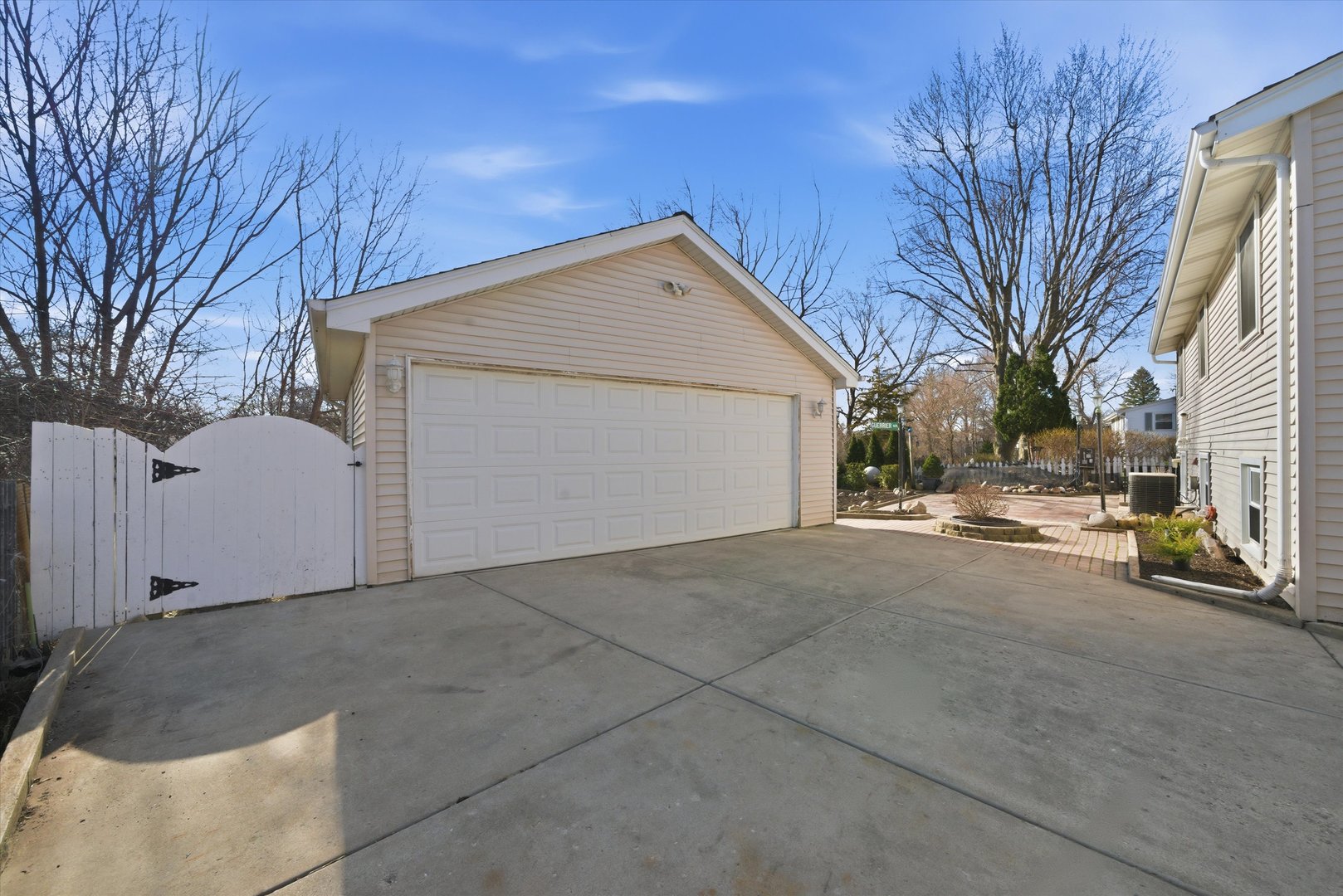 535 Weidner Road, Buffalo Grove, IL 60089