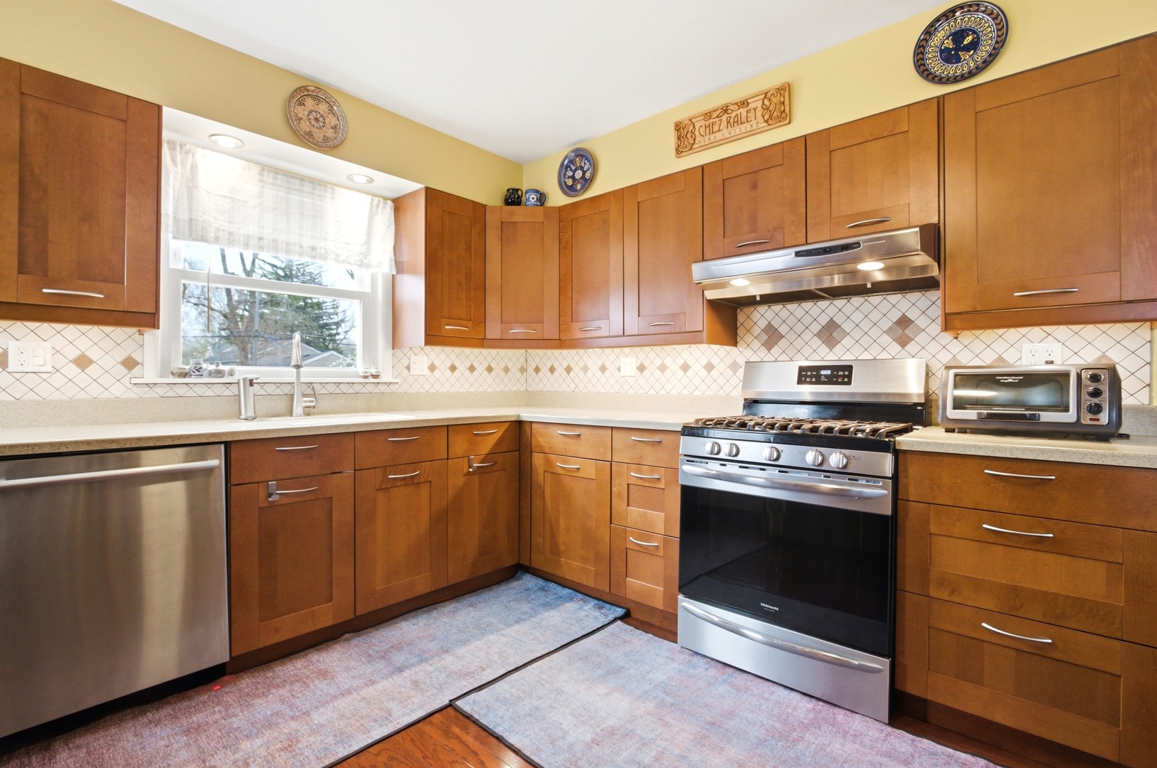 221 S Michigan Avenue, Addison, IL 60101