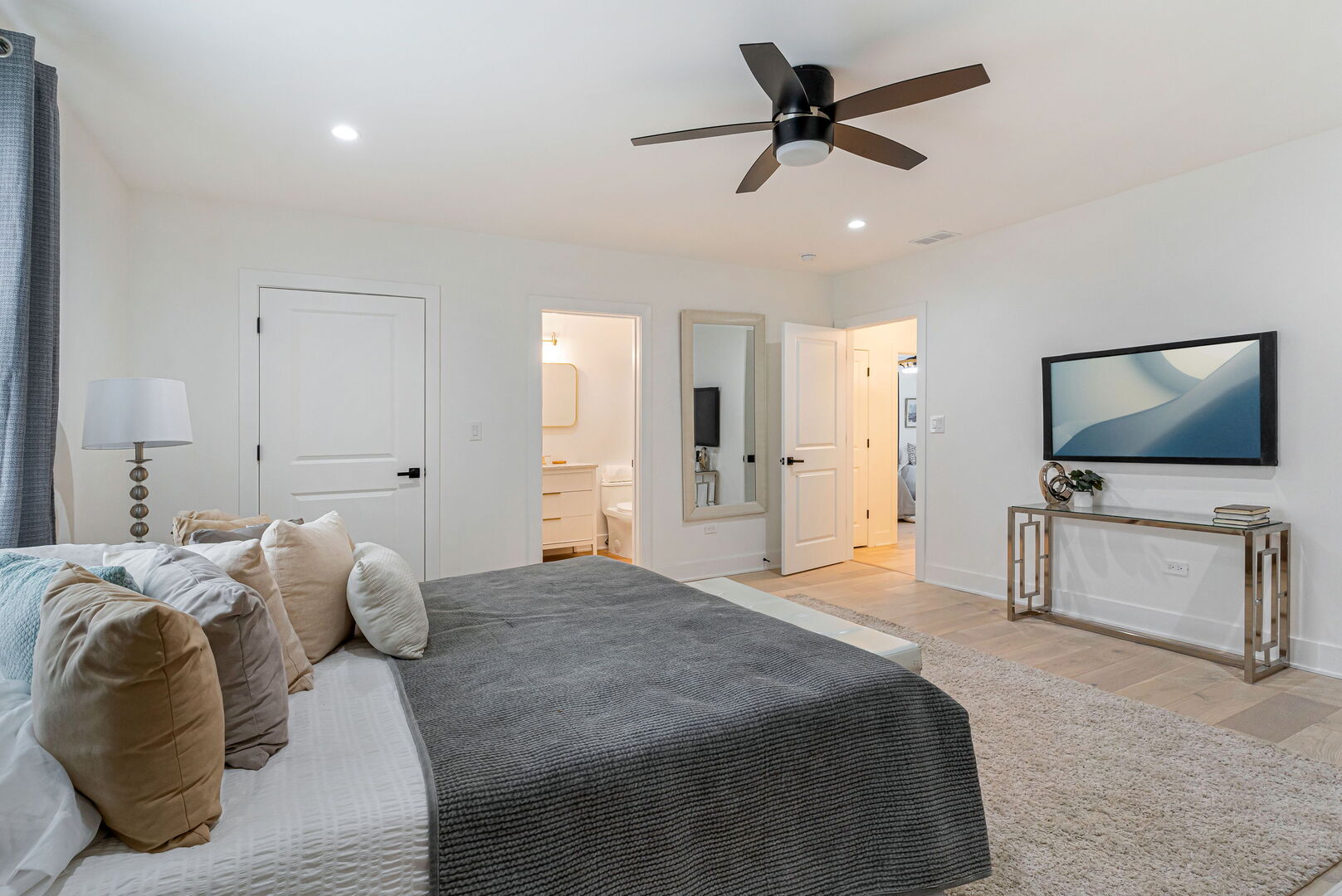 5232 Greenwood Street, Skokie, IL 60077