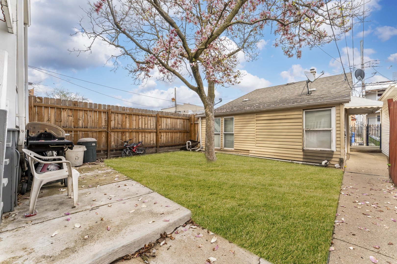 2223 N MASON Avenue, Chicago, IL 60639