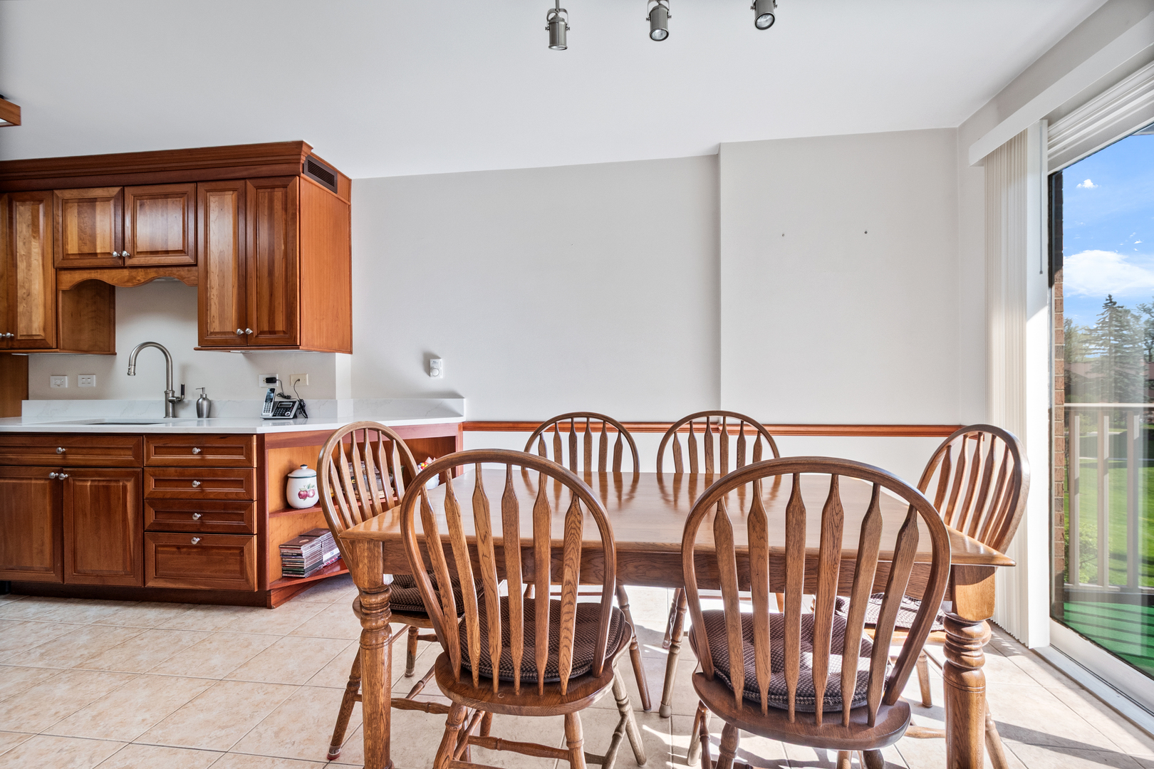 22 Park Lane #204, Park Ridge, IL 60068