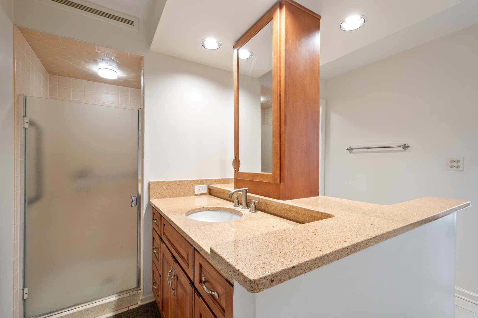 22 Park Lane #204, Park Ridge, IL 60068