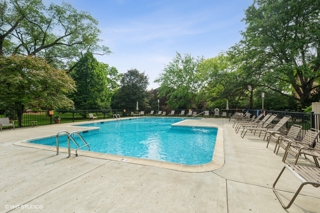 22 Park Lane #204, Park Ridge, IL 60068