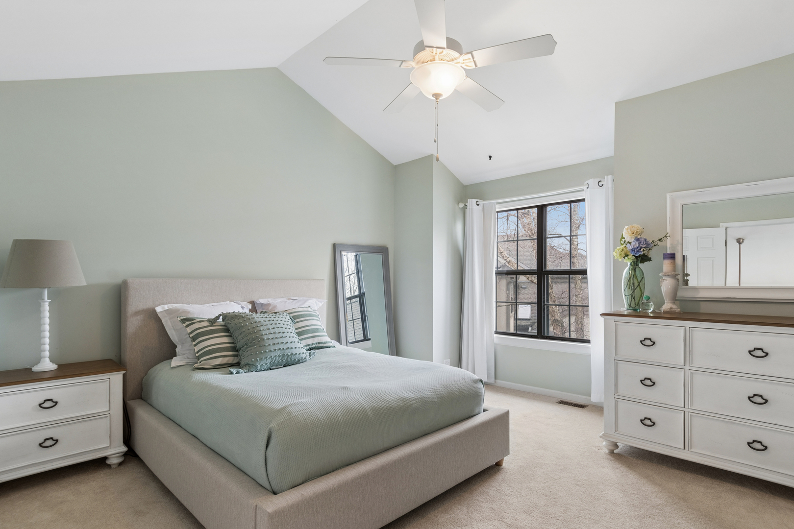 1204 Hobson Oaks Court #1204, Naperville, IL 60540