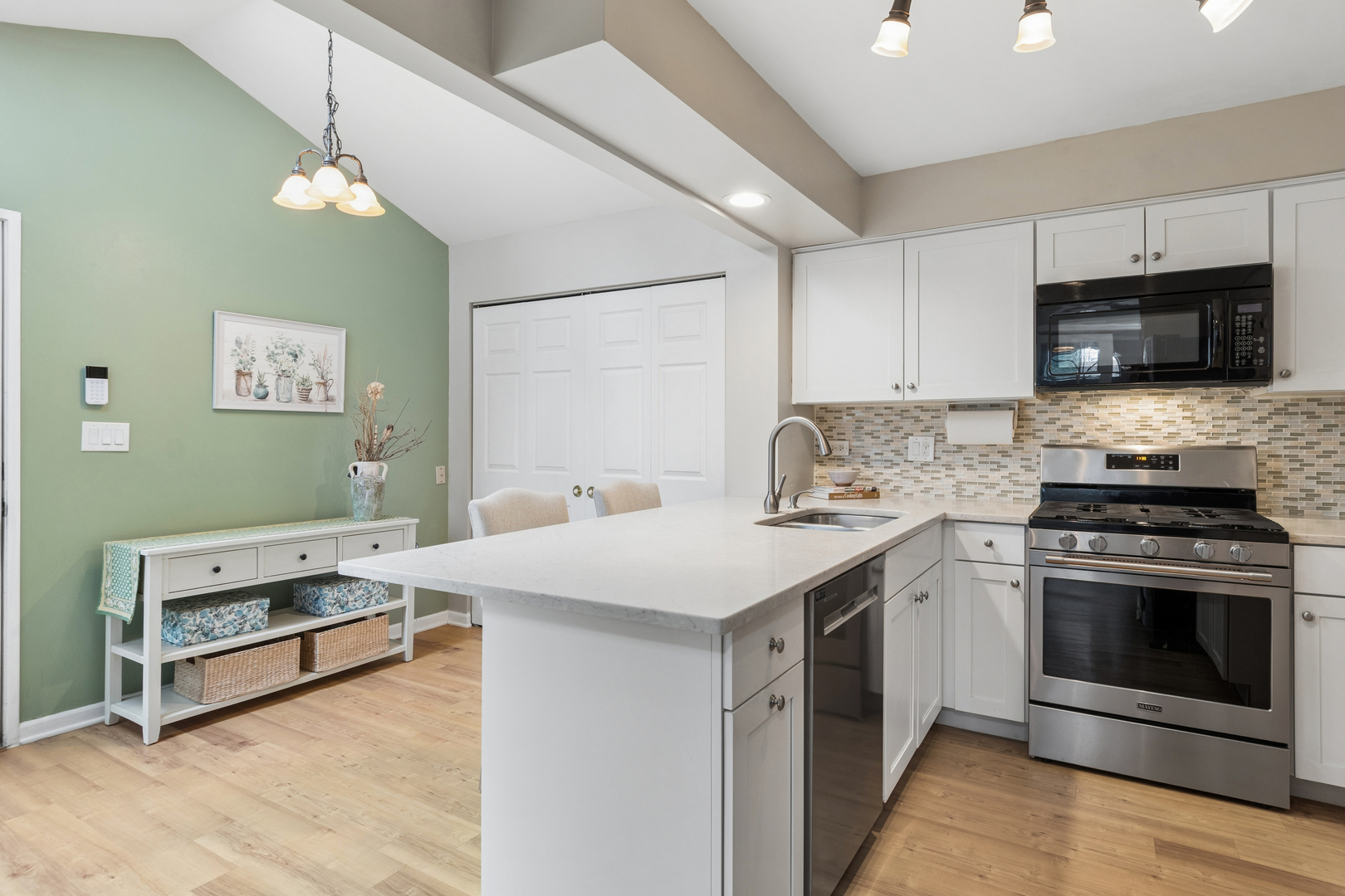 1204 Hobson Oaks Court #1204, Naperville, IL 60540