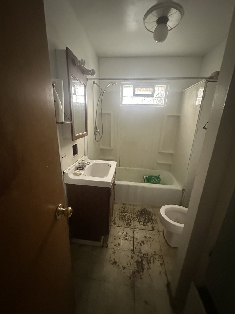 618 Richmond Street, Joliet, IL 60435