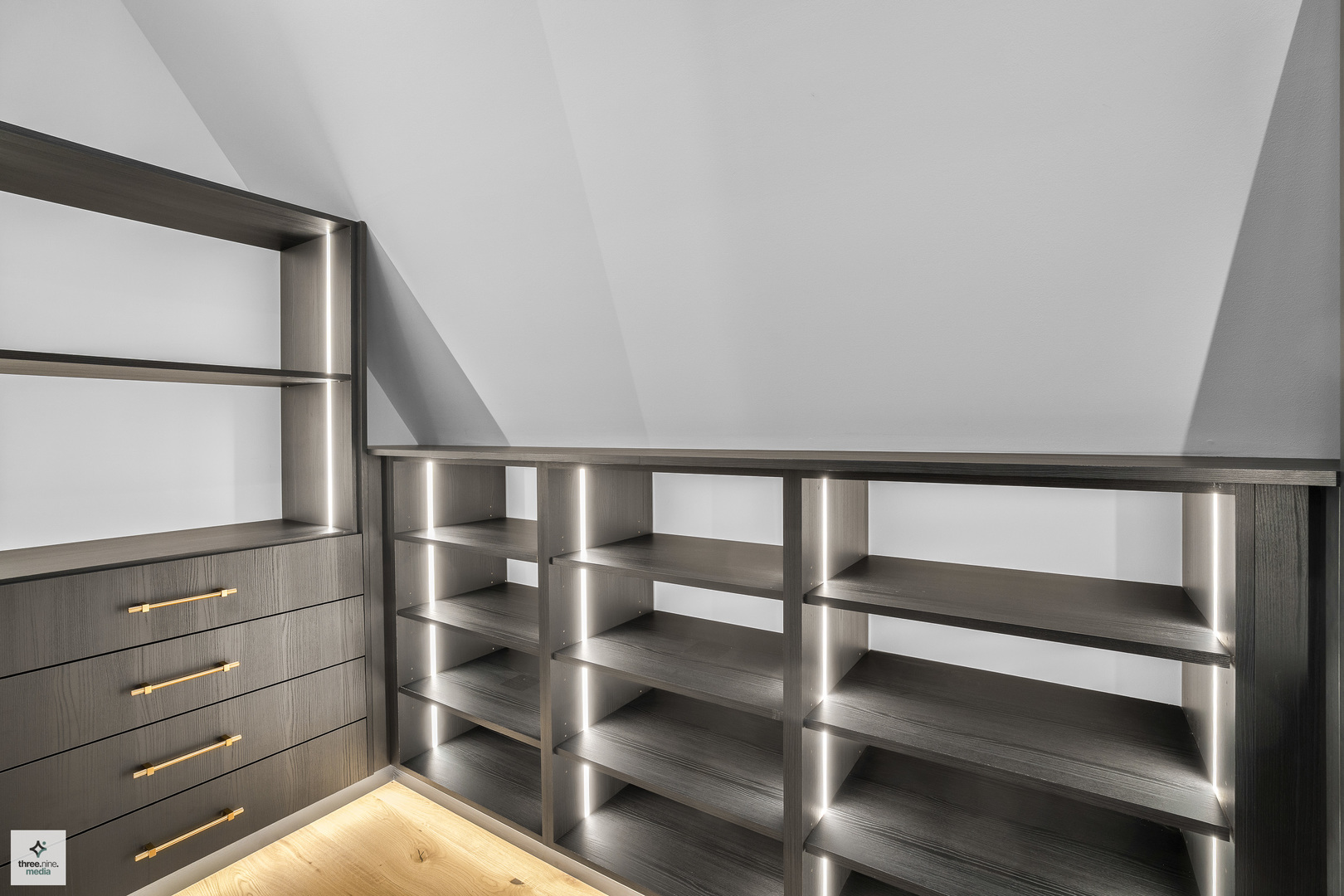 390 Forest Edge Drive, Glencoe, IL 60022