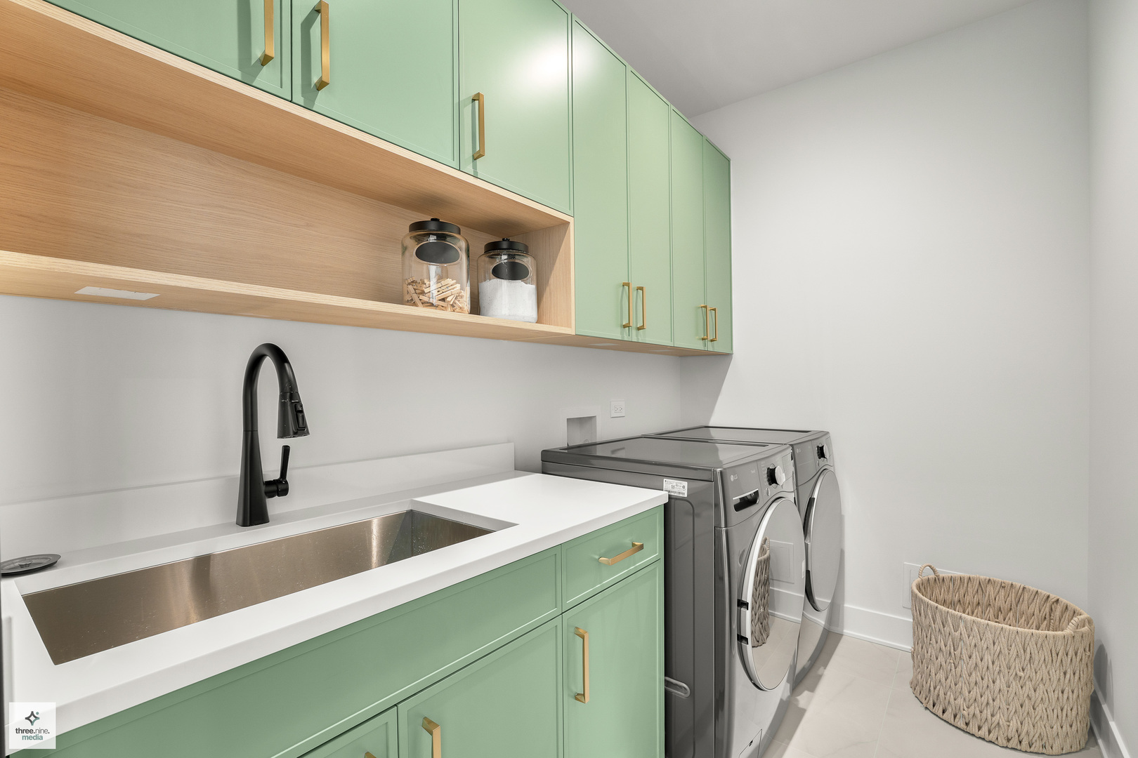 390 Forest Edge Drive, Glencoe, IL 60022