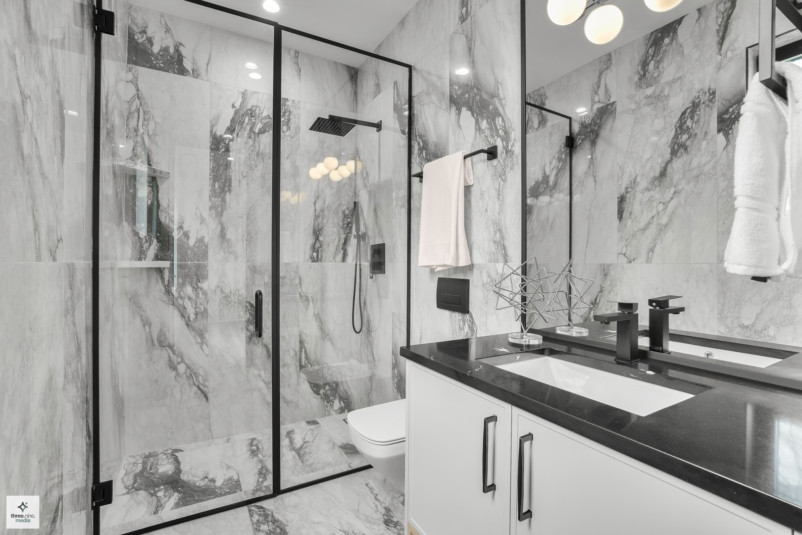 390 Forest Edge Drive, Glencoe, IL 60022