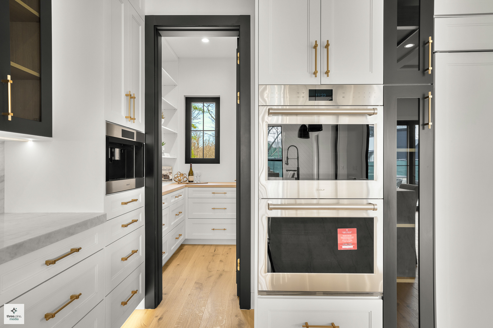 390 Forest Edge Drive, Glencoe, IL 60022