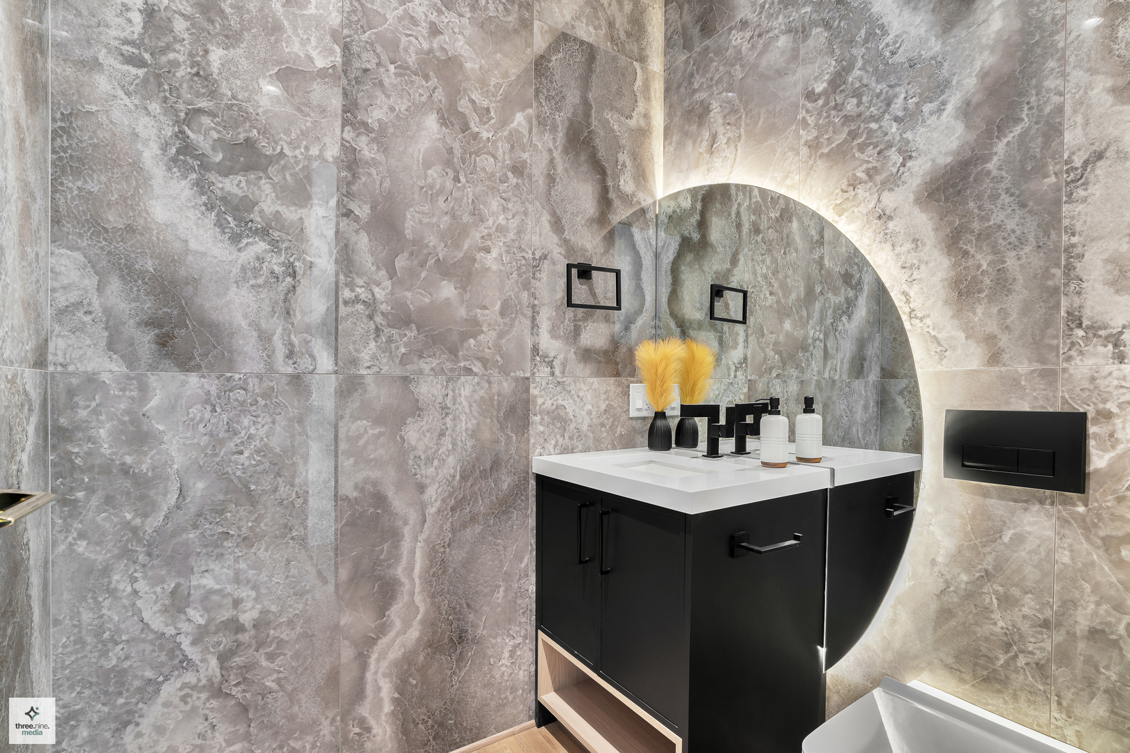 390 Forest Edge Drive, Glencoe, IL 60022