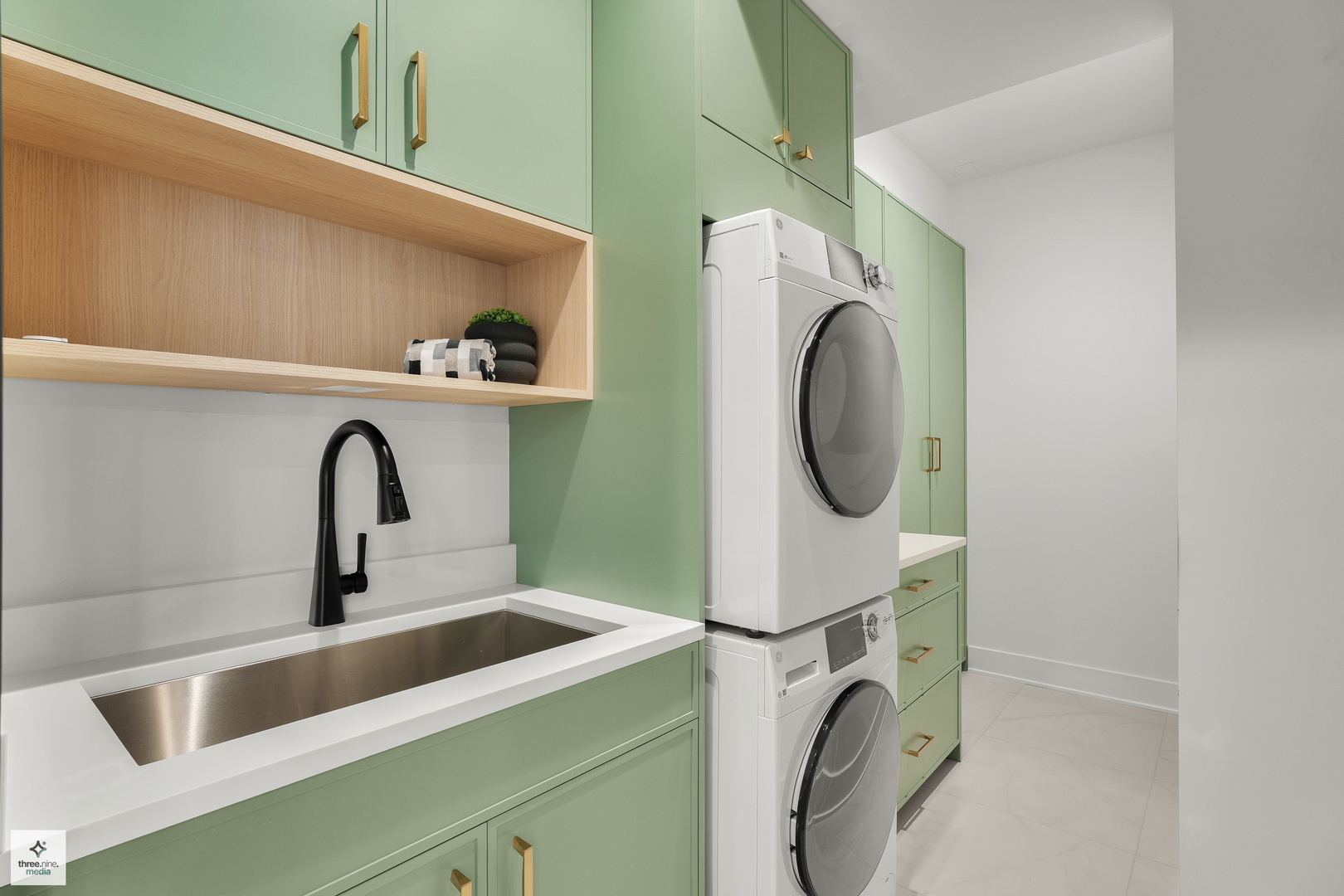 390 Forest Edge Drive, Glencoe, IL 60022