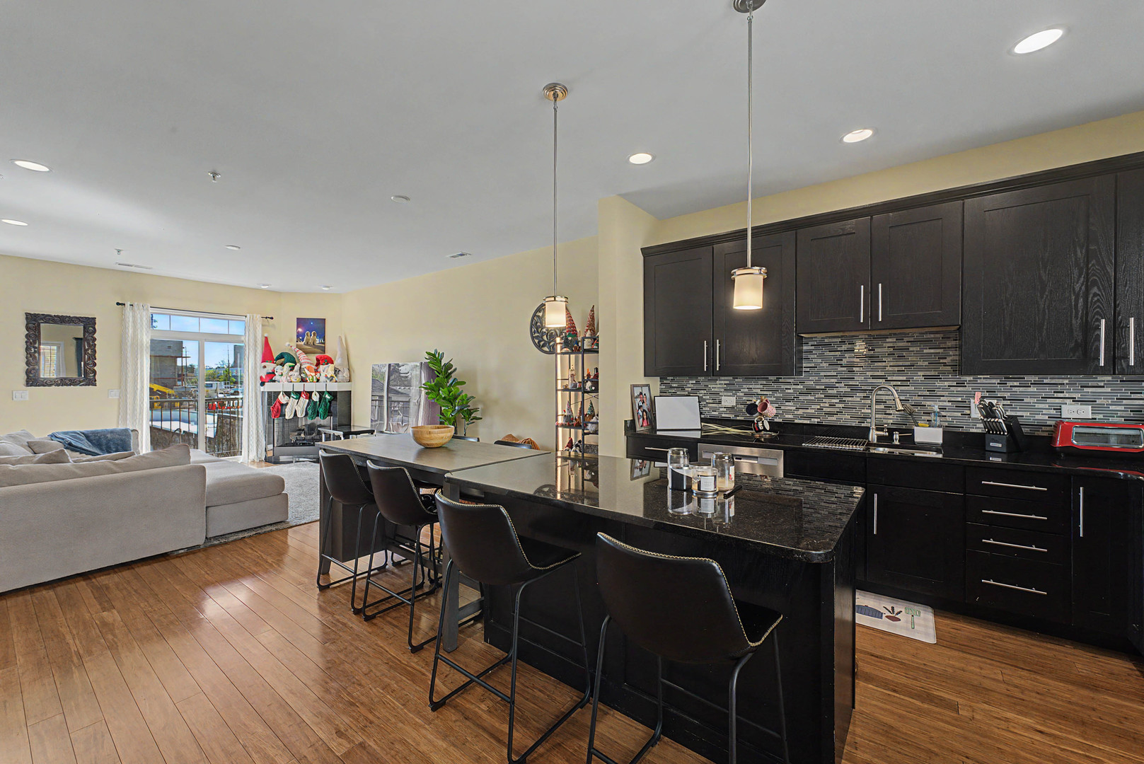 922 Warren Avenue #103, Downers Grove, IL 60515