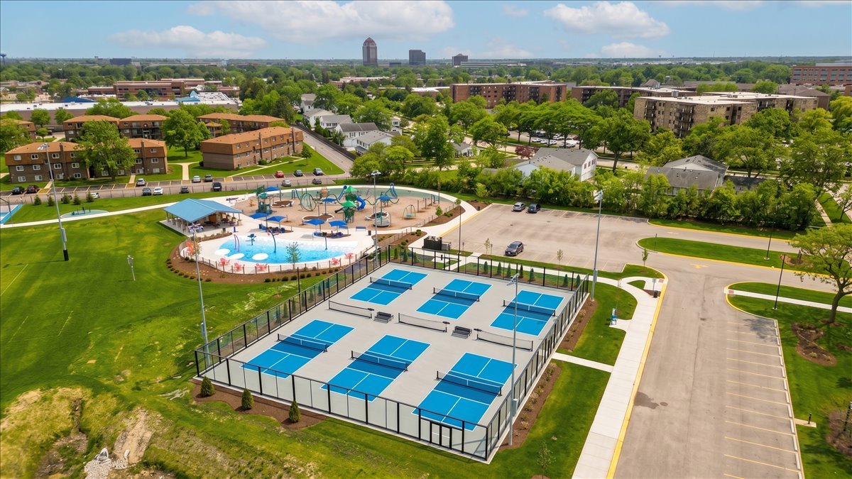 124 Boardwalk Drive #2E, Elk Grove Village, IL 60007